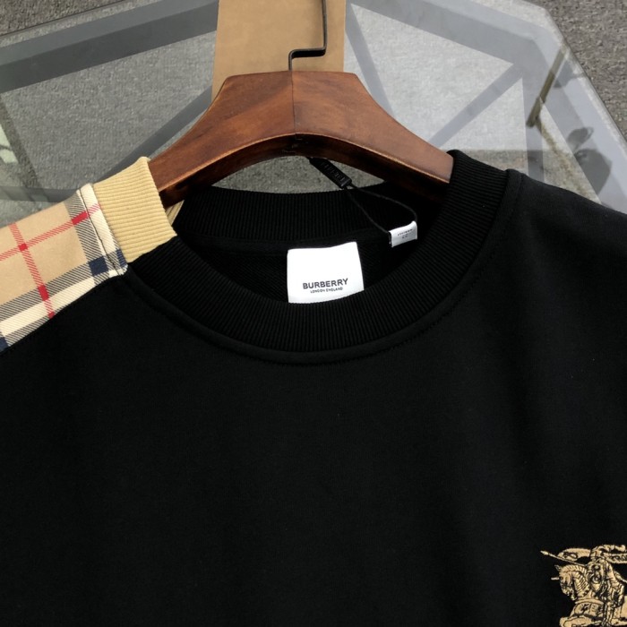 入手困難 バーバリー 激安偽物 2024新作馬術刺繍パッチワークパーカー