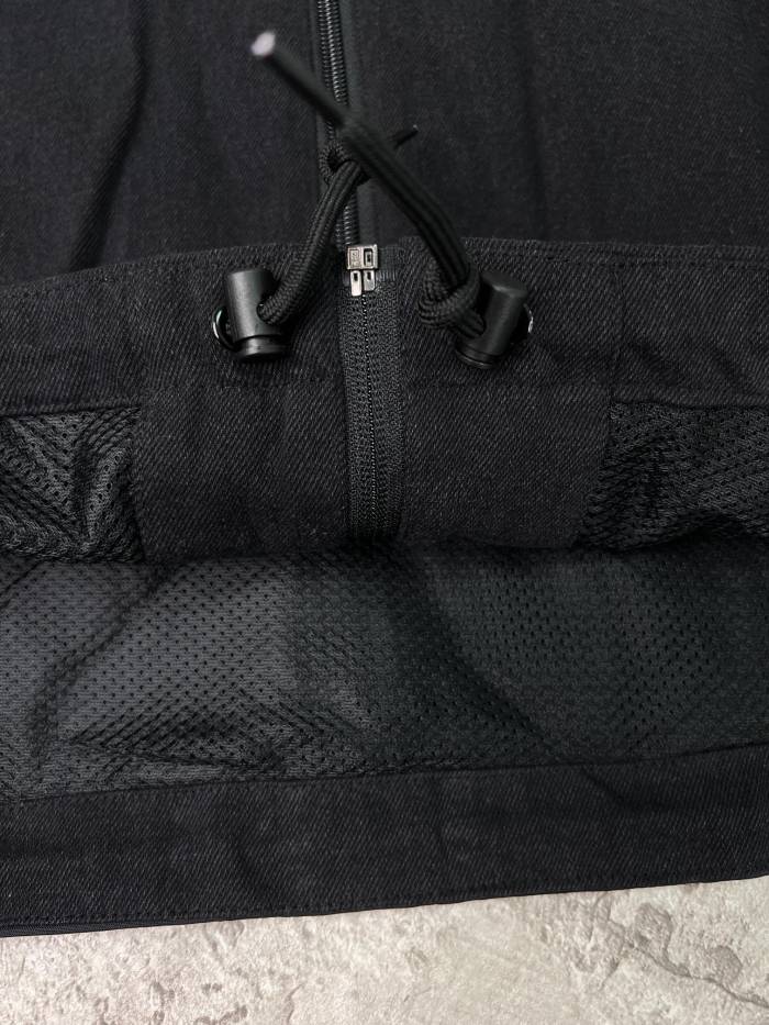 日本未入荷 バレンシアガ 激安通販 大文字ロゴプリントジャケット黒男女同型