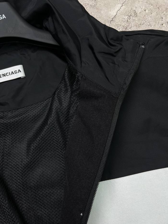 日本未入荷 バレンシアガ 激安通販 大文字ロゴプリントジャケット黒男女同型