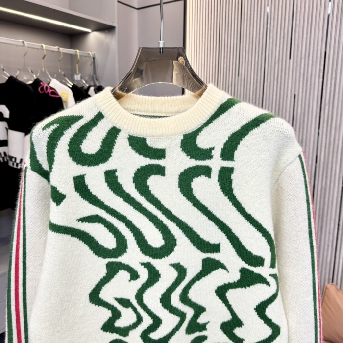 日本未入荷 グッチ 激安偽物 ジャカードヘッダー丸首セーター