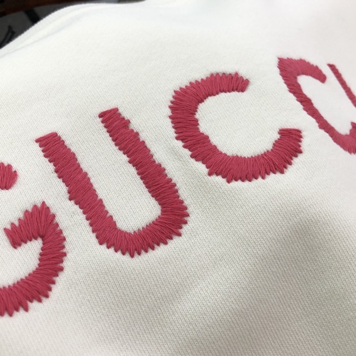 超奇跡の入荷☆ グッチ 激安通販 2024秋冬新作ゴールドクラシック刺繍ロゴラウンドネックパーカー2色