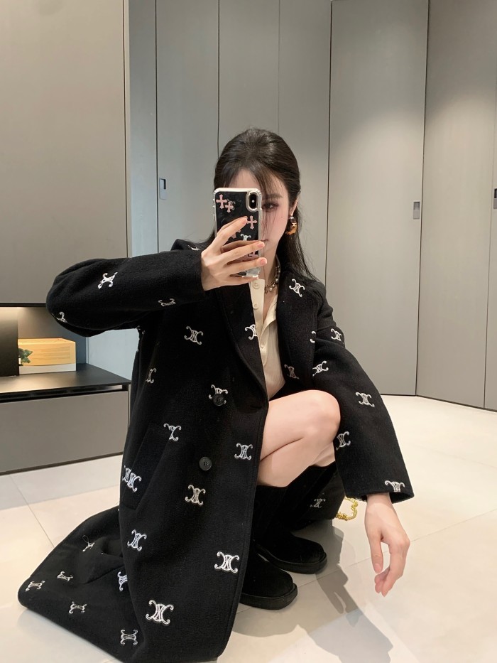超奇跡の入荷☆ セリーヌ スーパーコピー 老花刺繍鈴カシミヤ両面カシミヤミドルロングコート