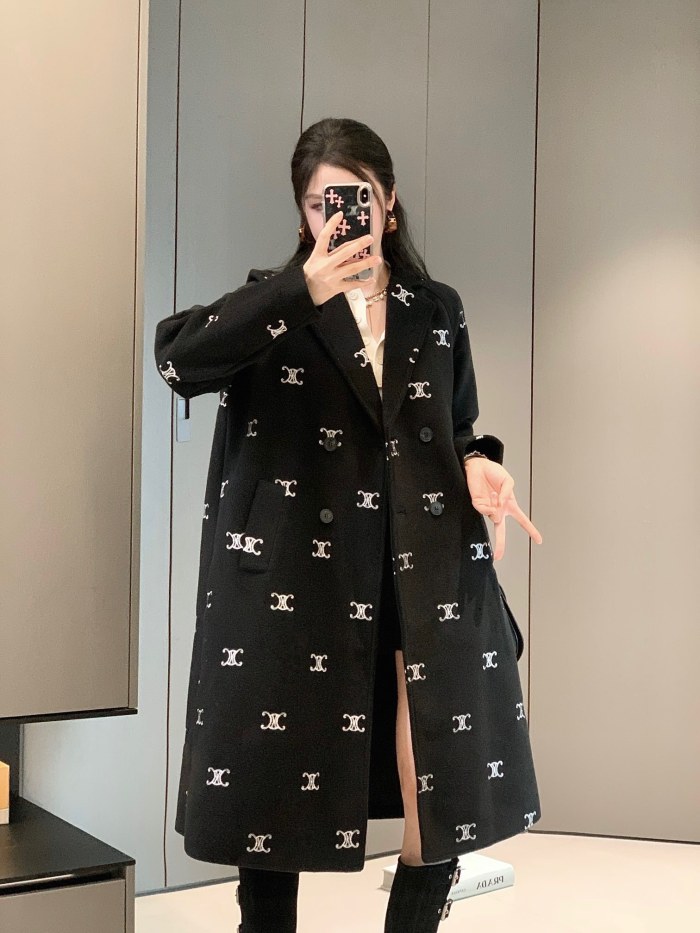 超奇跡の入荷☆ セリーヌ スーパーコピー 老花刺繍鈴カシミヤ両面カシミヤミドルロングコート