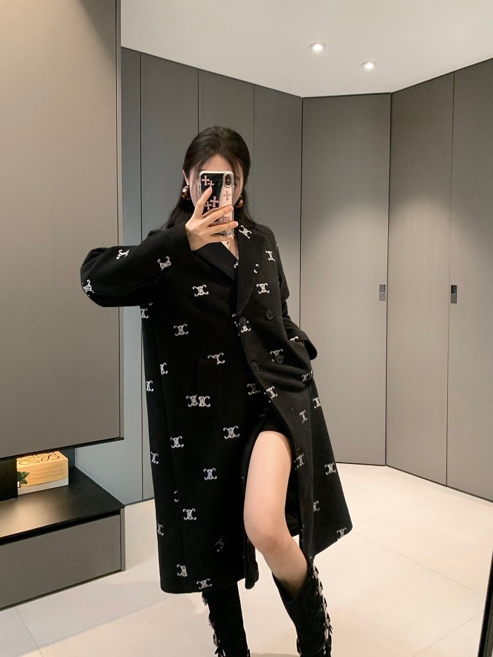超奇跡の入荷☆ セリーヌ スーパーコピー 老花刺繍鈴カシミヤ両面カシミヤミドルロングコート
