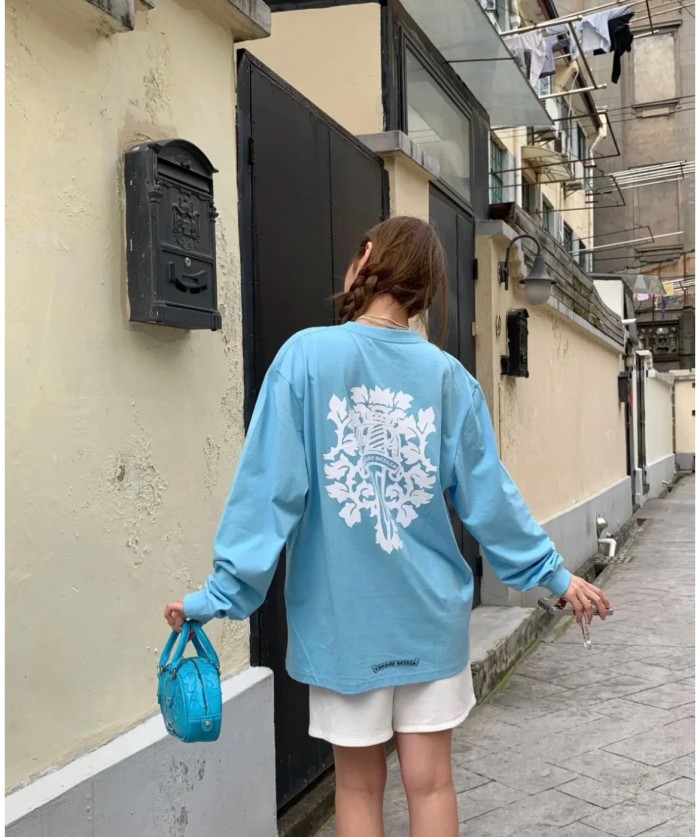 入手困難 クロムハーツ コピーおすすめ サンスクリット大宝剣プリントブルーカップル長袖Tシャツ