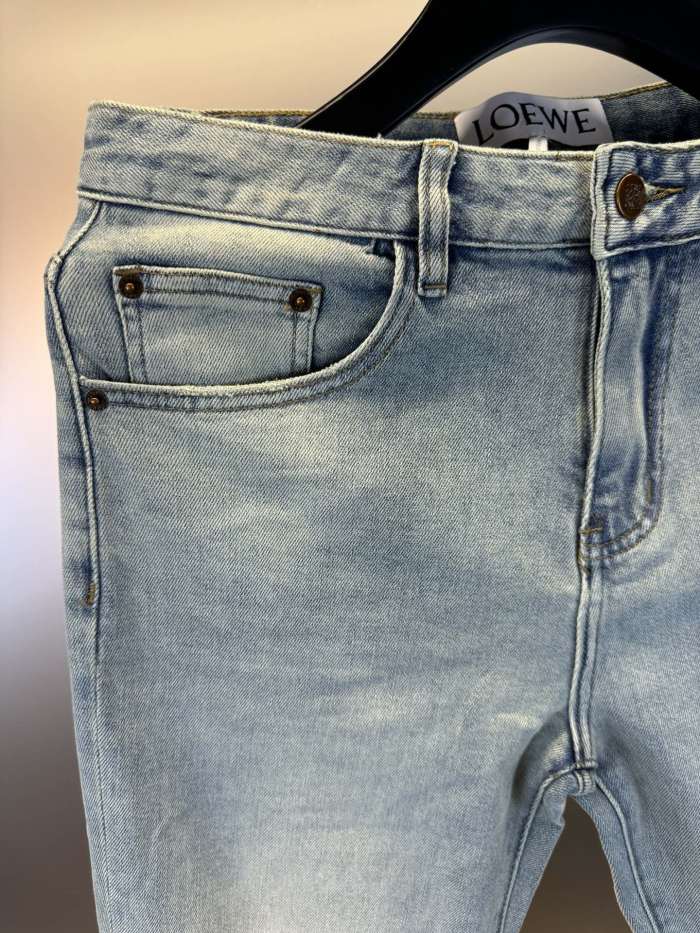 累積売上総額第１位！ロエベ コピーおすすめ 24 ssアルファベット刺繍コーナー同期新品重工業水洗ジーンズ