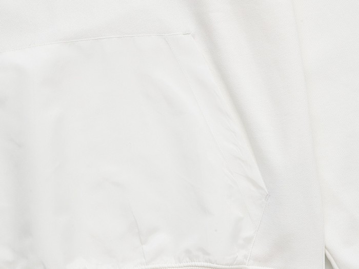 超奇跡の入荷☆ プラダ n級品 ロゴ凹凸文字連帽衛衣