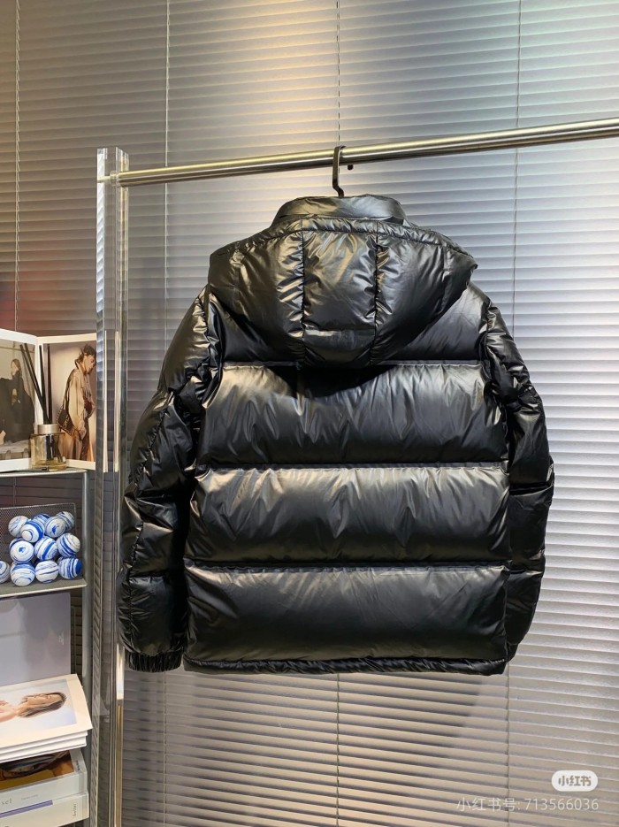 使い勝手良し プラダ n級品 ブラックテクノロジープレスダウンジャケット