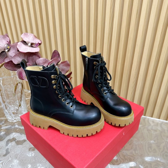 超話題! ヴァレンティノ コピー ​厚底リベットチェルシーショートブーツ