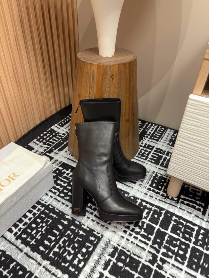 超奇跡の入荷☆ ディオール 偽物通販 秋冬防水テーブルブーツ