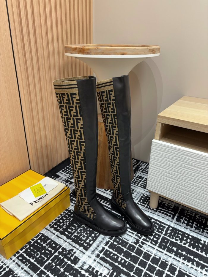 【話題商品！】フェンディ n級品 バージョンのマーチンブーツ秋冬シリーズ