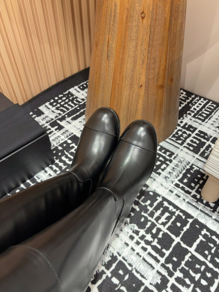 超奇跡の入荷☆ シャネル 激安偽物 アルファベットバックルインソールブーツ/ブーツ