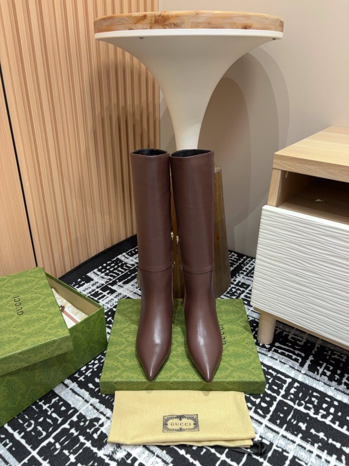 ★超人気 グッチ 激安偽物 秋冬のスパイク細ヒールチェーンブーツ