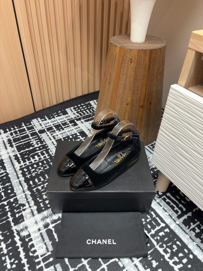 超話題! シャネル 激安通販 ダブルCベルベットフラットシングルシューズメアリージェン靴