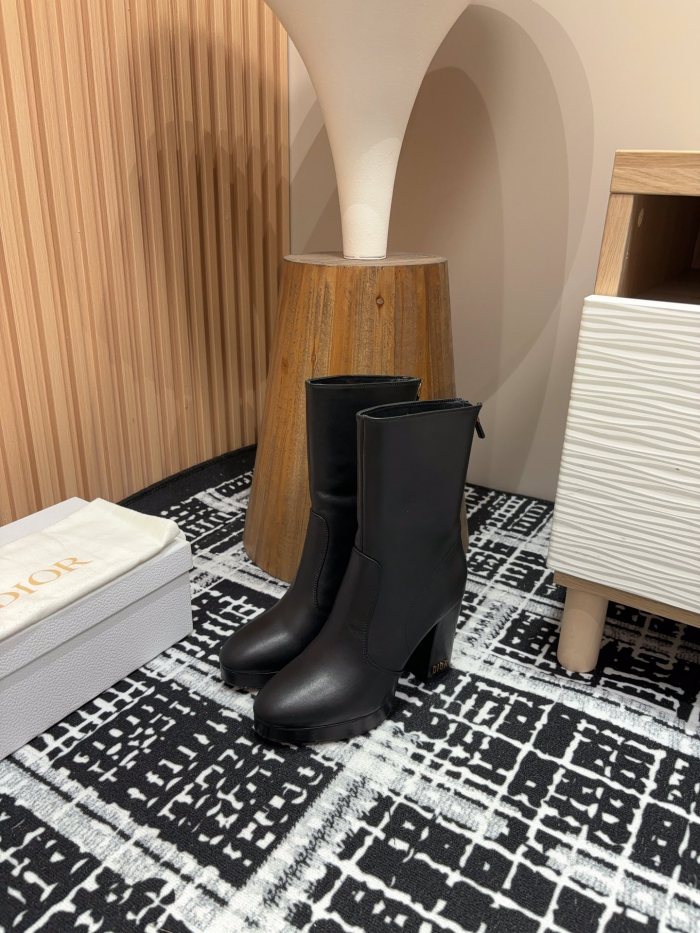 超奇跡の入荷☆ ディオール 偽物通販 秋冬防水テーブルブーツ
