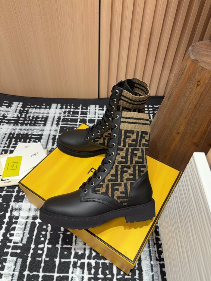 超話題! フェンディ n級品 バージョンのマーチンブーツ秋冬シリーズ