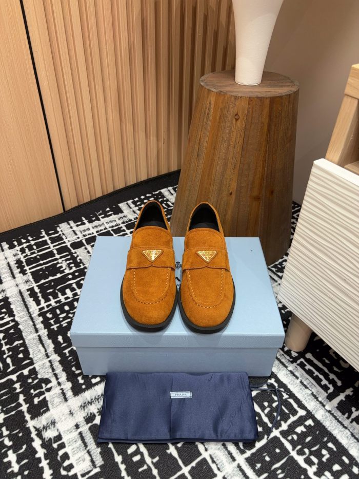 日本未入荷 プラダ コピーおすすめ 25 Ss早春三角標識羊猄楽福靴