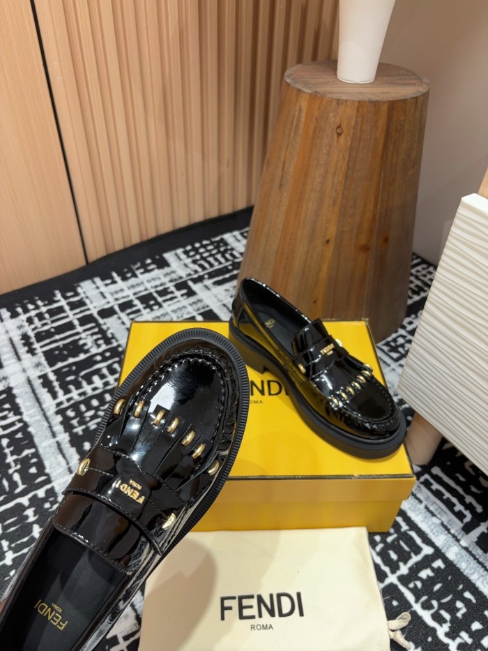 【限定】 フェンディ 激安通販 25 Ss新作Fendiフリンジ楽福靴