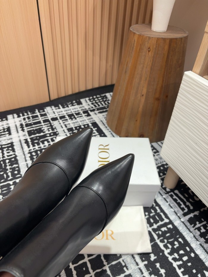 日本未入荷 ディオール スーパーコピー 秋冬のスリムハイヒールショートブーツ