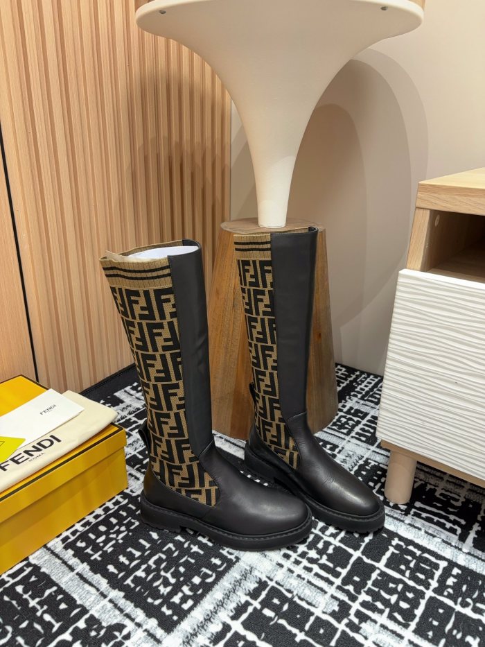 【限定】 フェンディ コピー バージョンのマーチンブーツ秋冬シリーズ