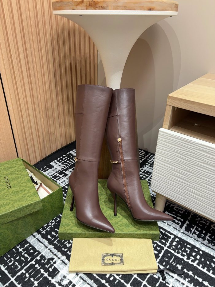 入手困難 グッチ コピー 秋冬のスパイク細ヒールチェーンブーツ