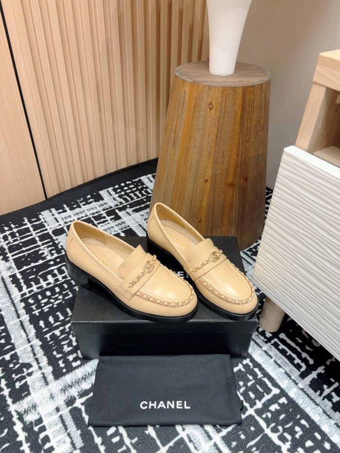 追跡付 シャネル コピー 秋冬ちゃんは皮チェーンの楽福靴