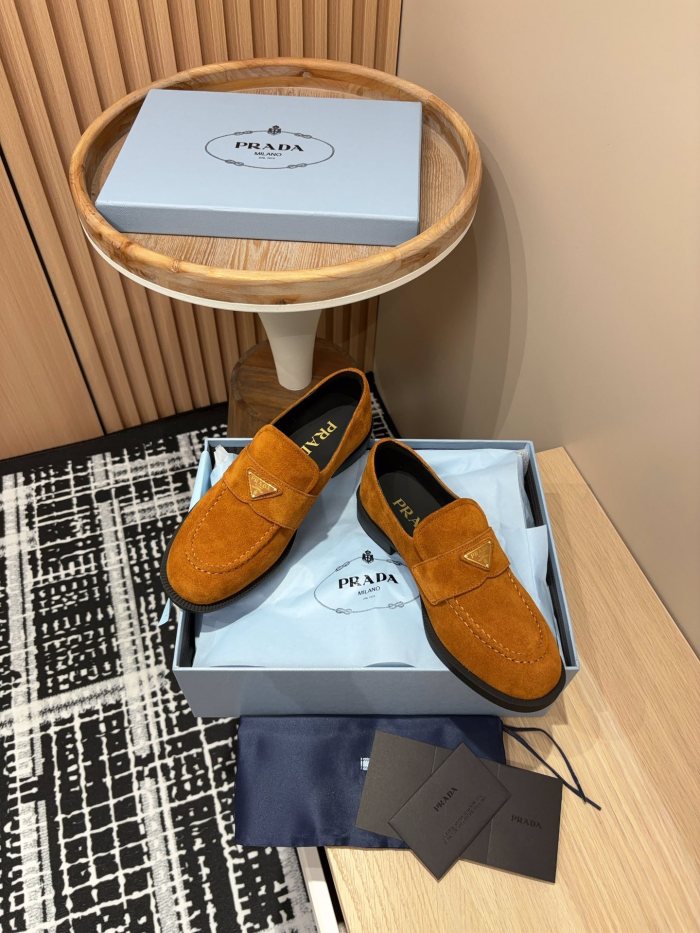 日本未入荷 プラダ コピーおすすめ 25 Ss早春三角標識羊猄楽福靴