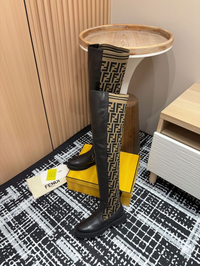 【話題商品！】フェンディ n級品 バージョンのマーチンブーツ秋冬シリーズ