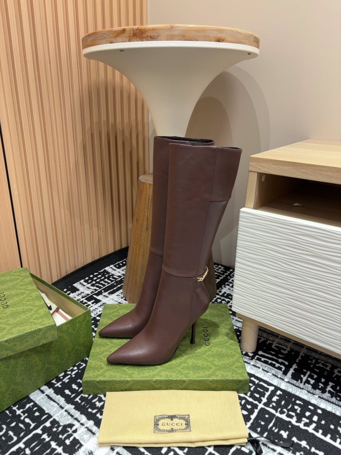 入手困難 グッチ コピー 秋冬のスパイク細ヒールチェーンブーツ