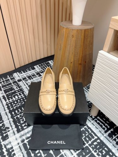 追跡付 シャネル コピー 秋冬ちゃんは皮チェーンの楽福靴