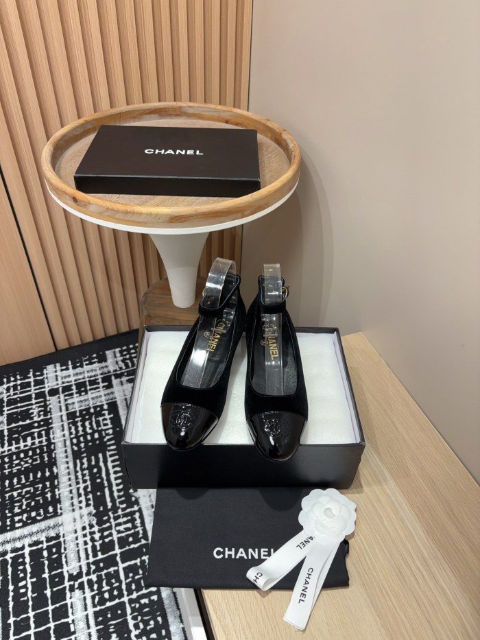 超話題! シャネル 激安通販 ダブルCベルベットフラットシングルシューズメアリージェン靴