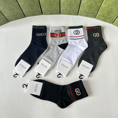 超奇跡の入荷☆ グッチ 激安通販 ミディアムスタッズソックス