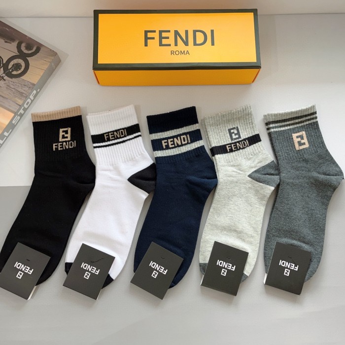 使い勝手良し フェンディ n級品 の新型中筒男性用靴下