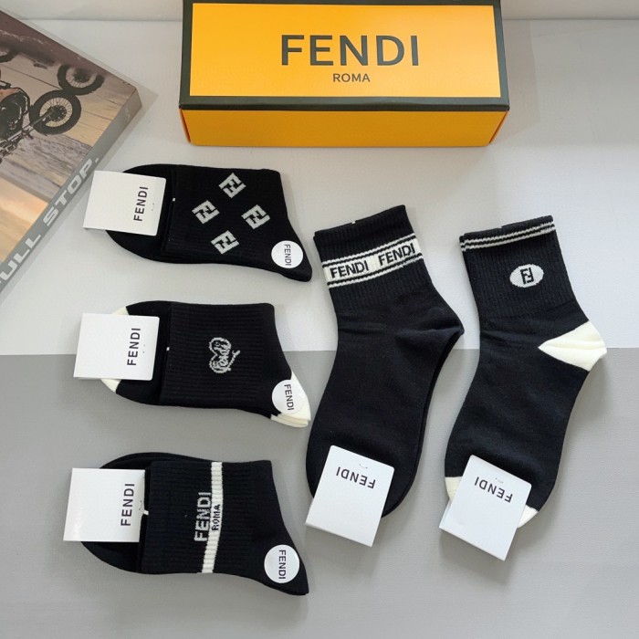 稀少 フェンディ n級品 のアルファベットのダブルF爆金ソックス