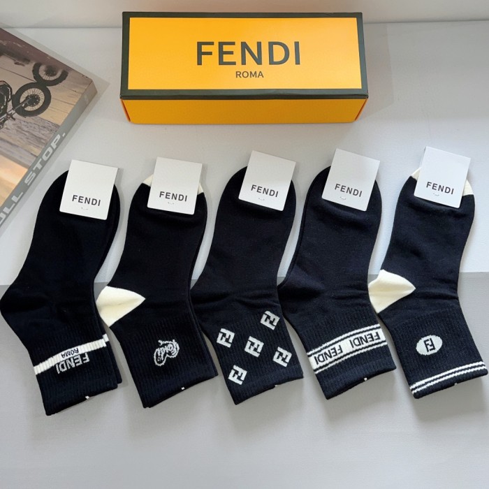 稀少 フェンディ n級品 のアルファベットのダブルF爆金ソックス