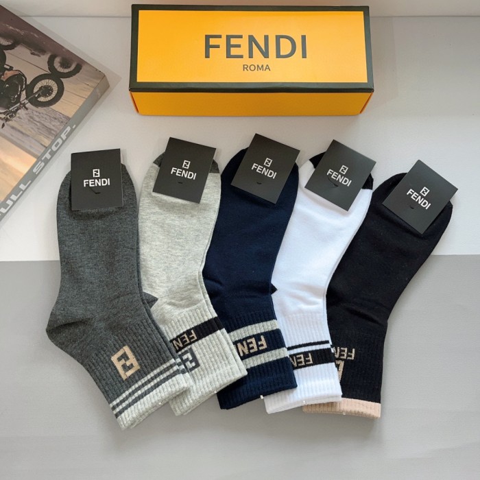 使い勝手良し フェンディ n級品 の新型中筒男性用靴下