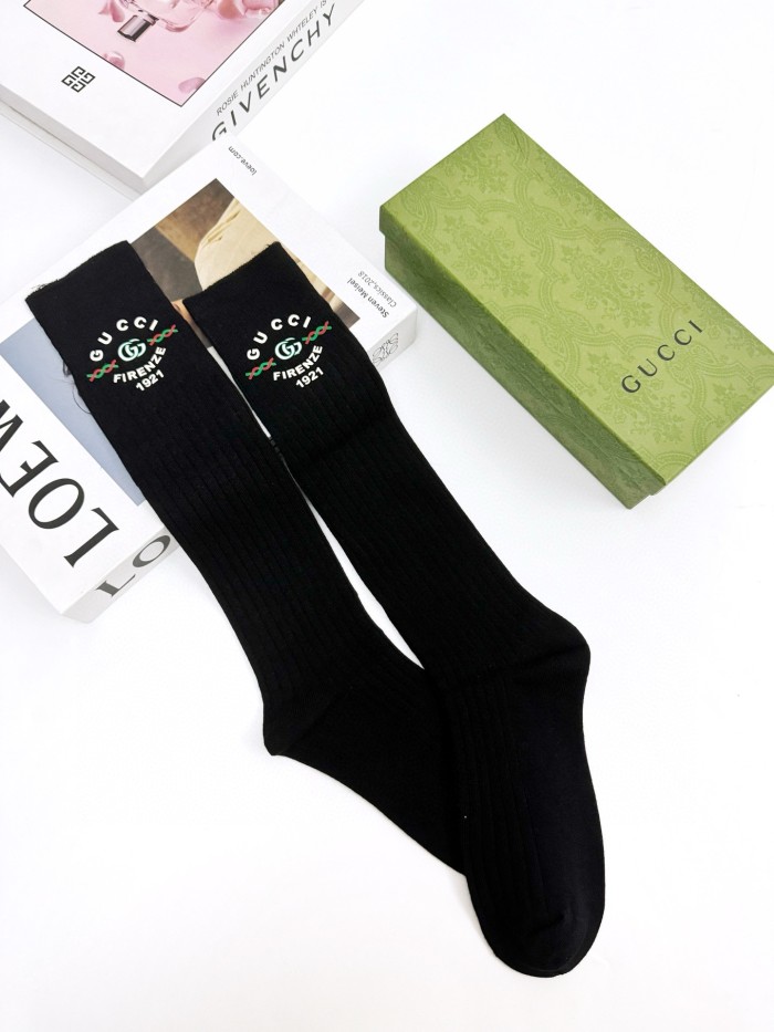 日本未入荷 グッチ n級品 クラシックアルファベットロゴ純綿靴下下腿スタッズソックス