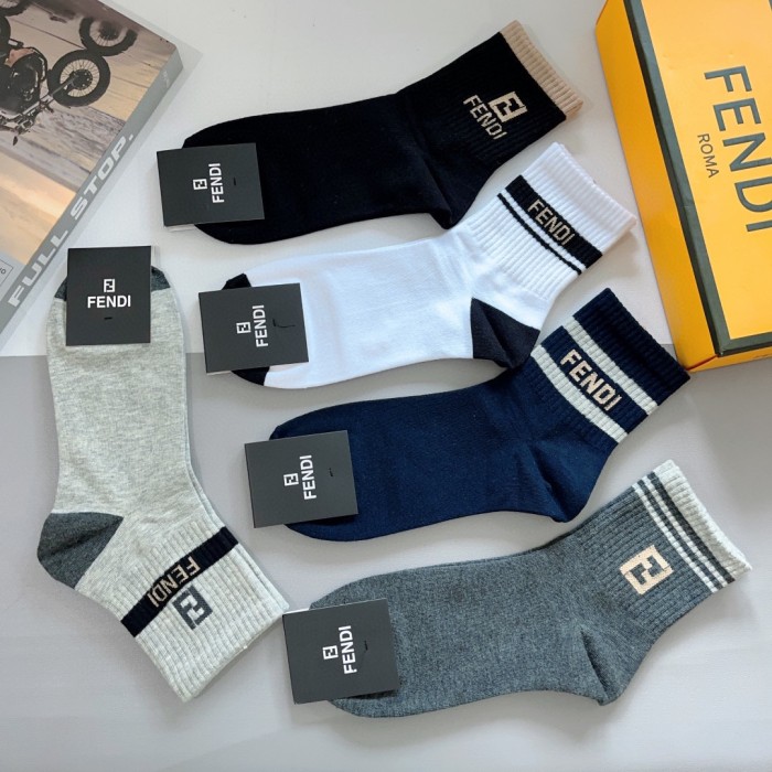 使い勝手良し フェンディ n級品 の新型中筒男性用靴下
