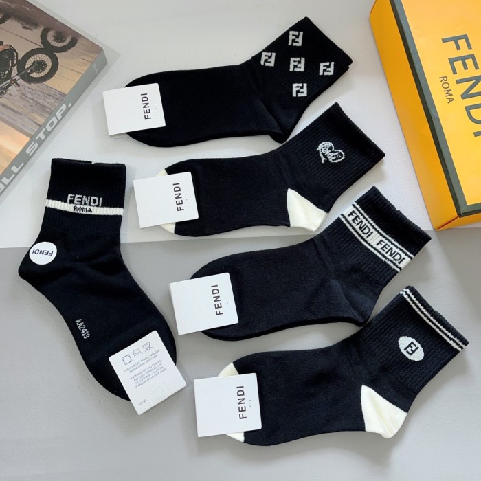 稀少 フェンディ n級品 のアルファベットのダブルF爆金ソックス