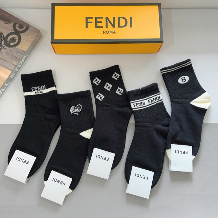稀少 フェンディ n級品 のアルファベットのダブルF爆金ソックス