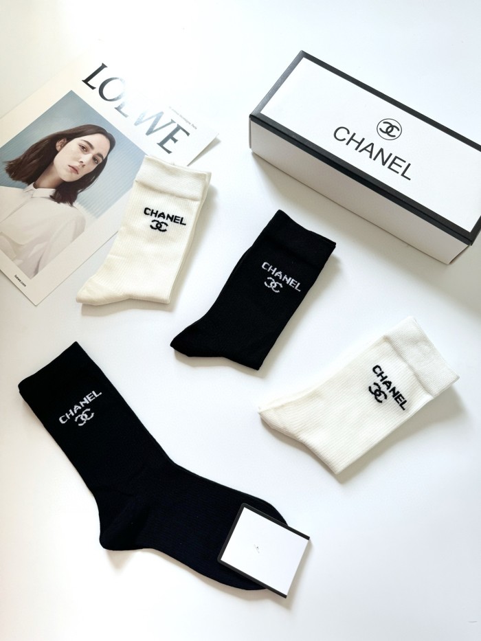 一目惚れ♪ シャネル n級品 クラシックダブルCアルファベットロゴコットンミッドソックスふくらはぎソックス