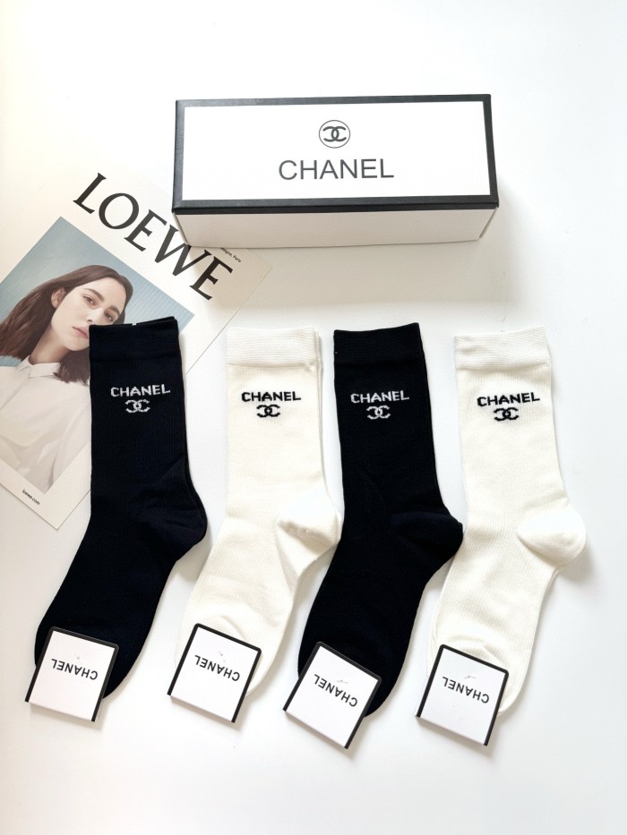 一目惚れ♪ シャネル n級品 クラシックダブルCアルファベットロゴコットンミッドソックスふくらはぎソックス