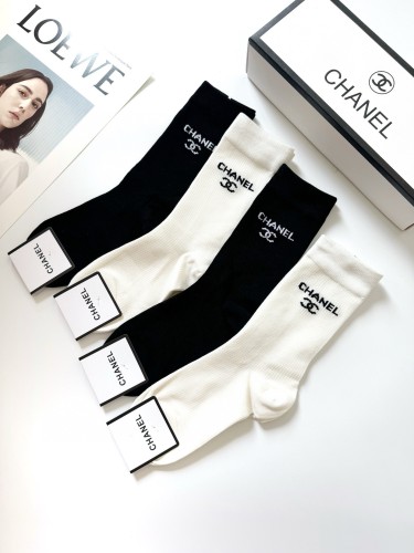 一目惚れ♪ シャネル n級品 クラシックダブルCアルファベットロゴコットンミッドソックスふくらはぎソックス