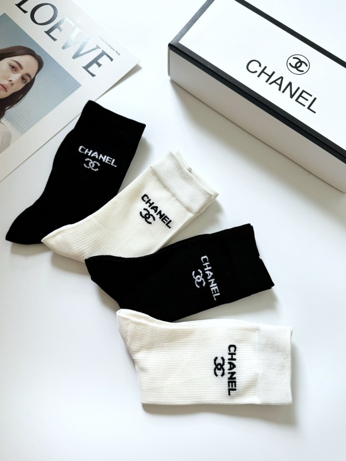一目惚れ♪ シャネル n級品 クラシックダブルCアルファベットロゴコットンミッドソックスふくらはぎソックス