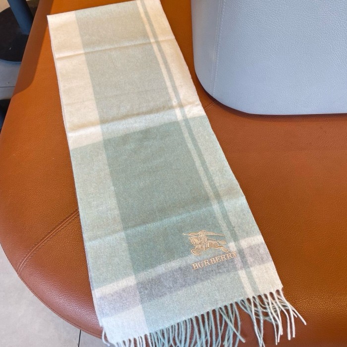 追跡付 バーバリー 激安偽物 の定番刺繍戦馬カシミヤのマフラー