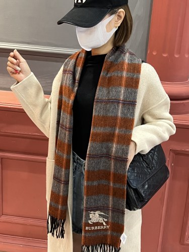 超話題! バーバリー 激安偽物 カップル用マフラー