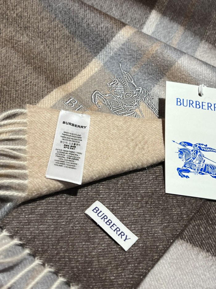 超奇跡の入荷☆ バーバリー コピー 定番カシミアチェックマフラー