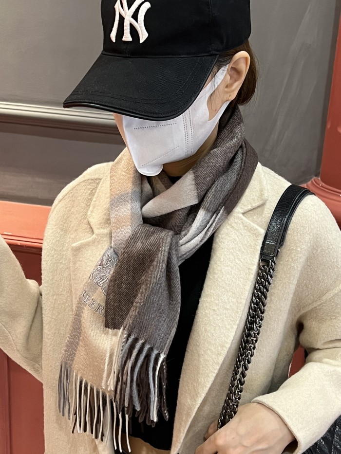 超奇跡の入荷☆ バーバリー コピー 定番カシミアチェックマフラー
