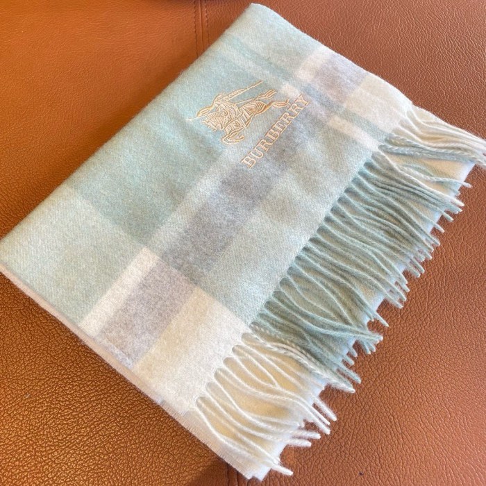 追跡付 バーバリー 激安偽物 の定番刺繍戦馬カシミヤのマフラー