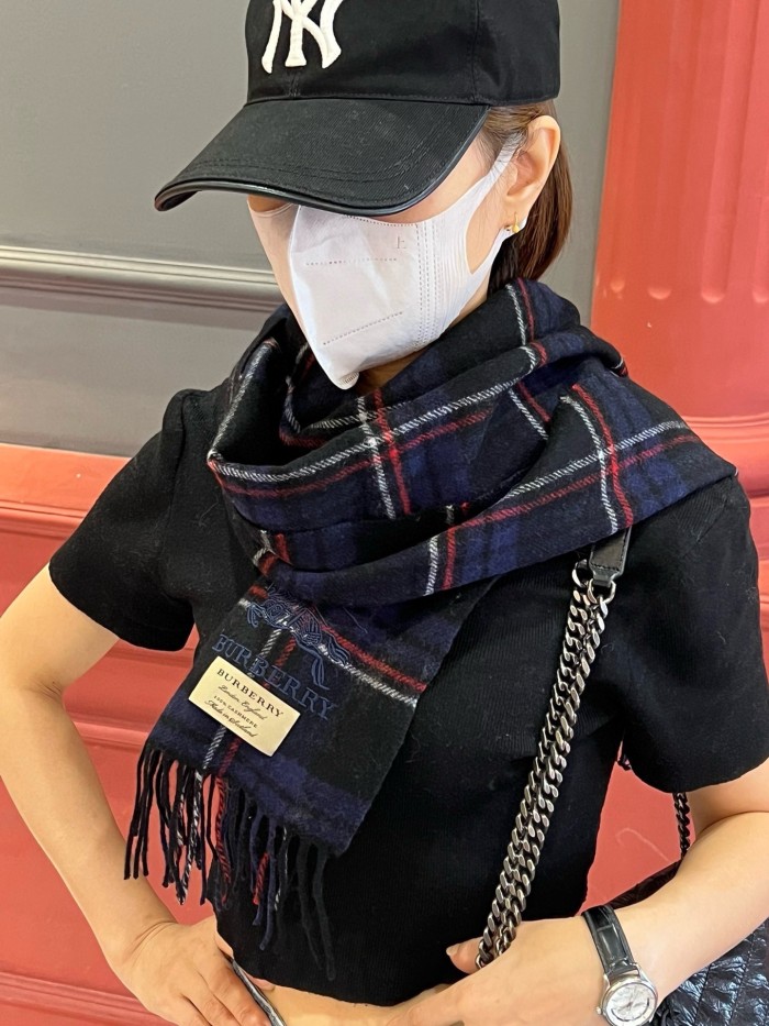 日本未入荷 バーバリー n級品 定番カシミアチェックマフラー